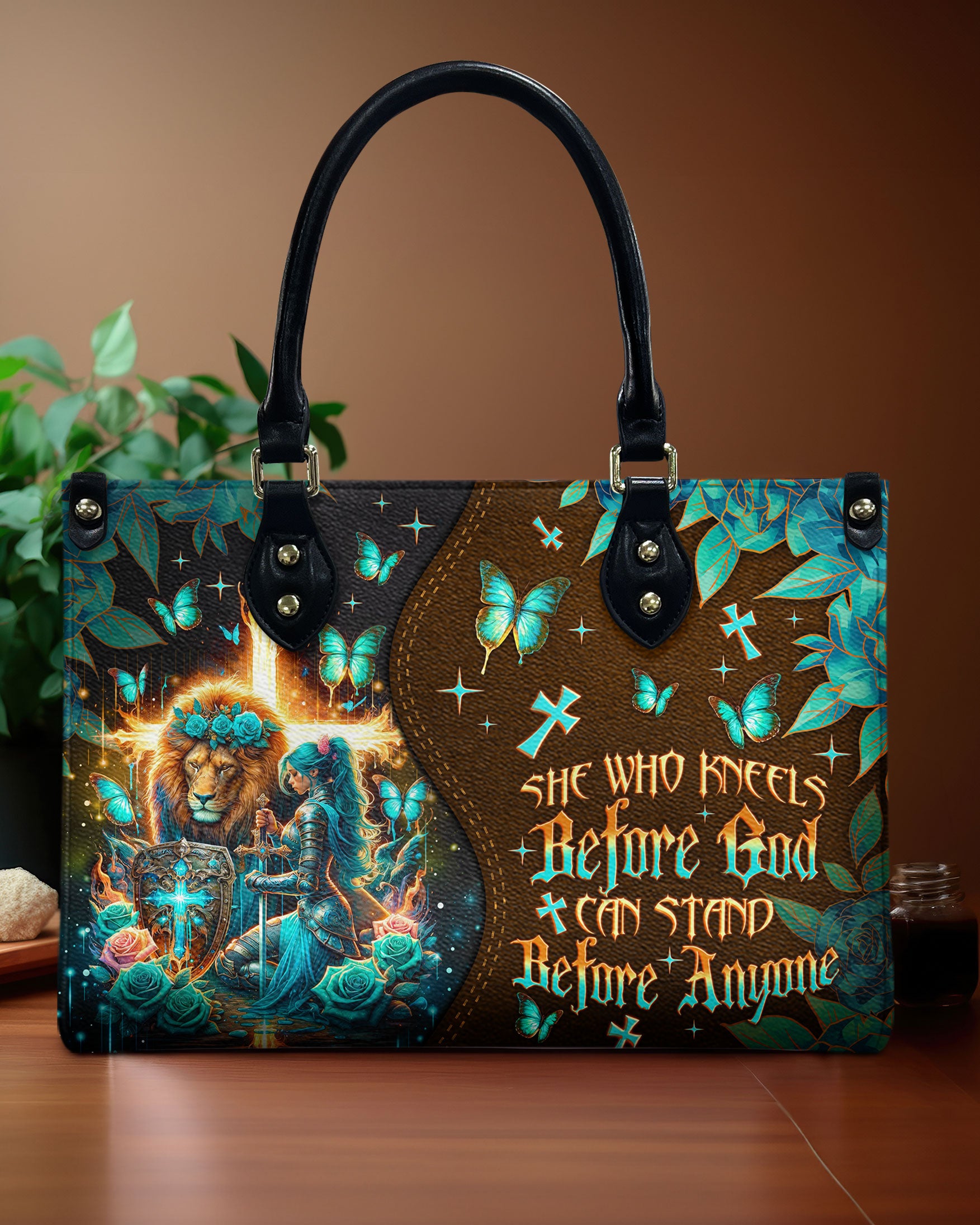 She Who Kneels Before God Lion Warrior Leather Handbag - Tlno0104241